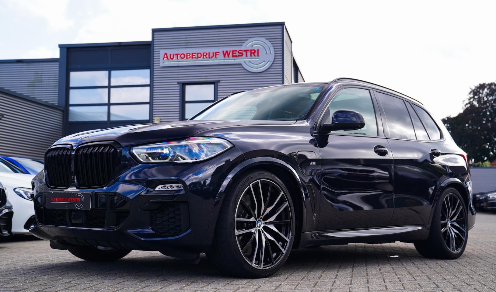 BMW X5 - XDrive45e High Executive | Massage | Stoelverkoeling | Luchtvering - AutoWereld.nl