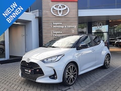 Toyota Yaris - 1.5 Hybrid 130 GR Sport NIEUW DIRECT LEVERBAAR PANO JBL-AUDIO BLIND SPOT 18'' STUUR/STOELV