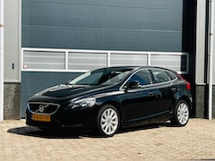 Volvo V40 - 1.6 D2 Momentum bj.2013 Pano|Navi|Camera|Nap