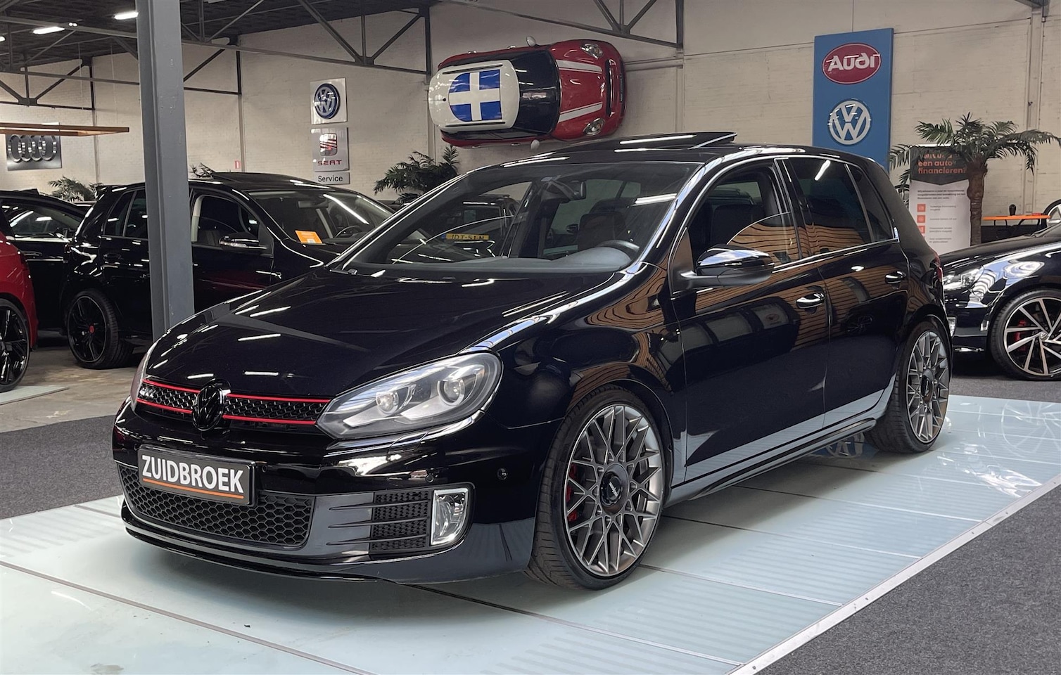 Volkswagen Golf - GTI 2.0 DSG!! Cruise!! DAK!! Clima!! Stuurbediening!! - AutoWereld.nl