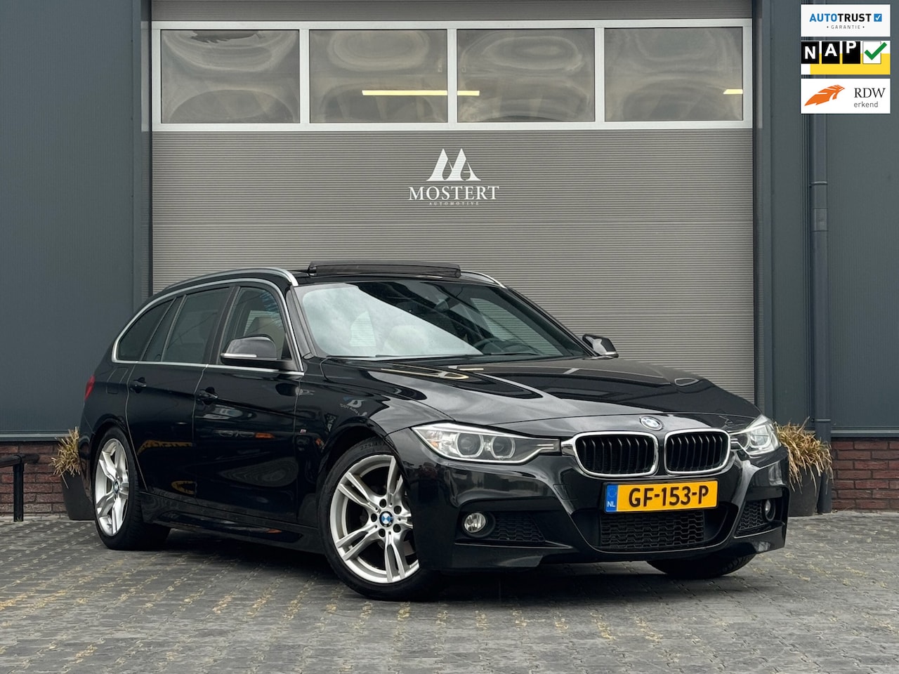 BMW 3-serie Touring - 320i/184pk High Executive M Sport|2015|NAP|M-pakket|Pano|Trekhaak|M-pakket|Leder|Elektr ko - AutoWereld.nl