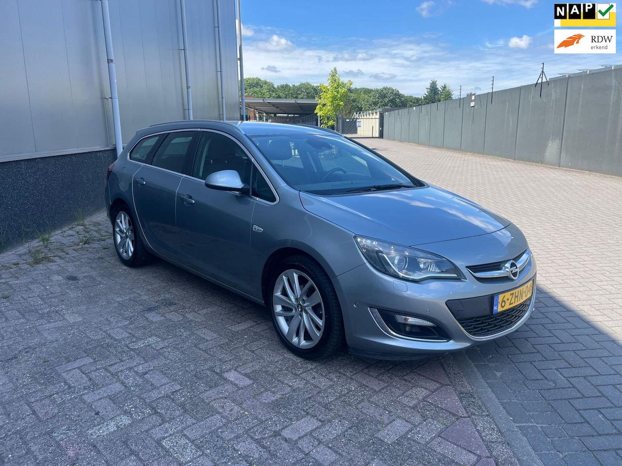 Opel Astra Sports Tourer - 1.4 Turbo Sport 1.4 Turbo Sport - AutoWereld.nl