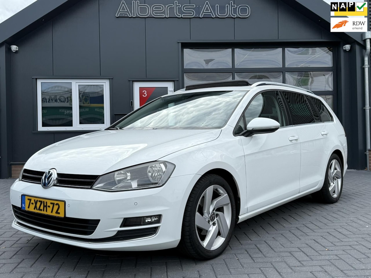 Volkswagen Golf Variant - 1.2 TSI Highline | PANO | LEDER | NAVI | - AutoWereld.nl