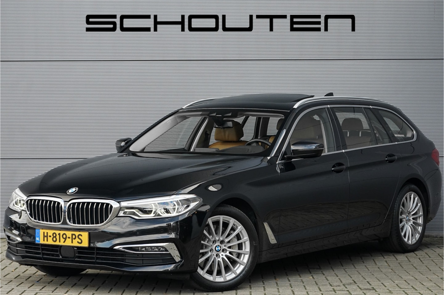 BMW 5-serie Touring - 530i xDrive High Executive Luxury Pano ACC CarPlay Camera Leder - AutoWereld.nl