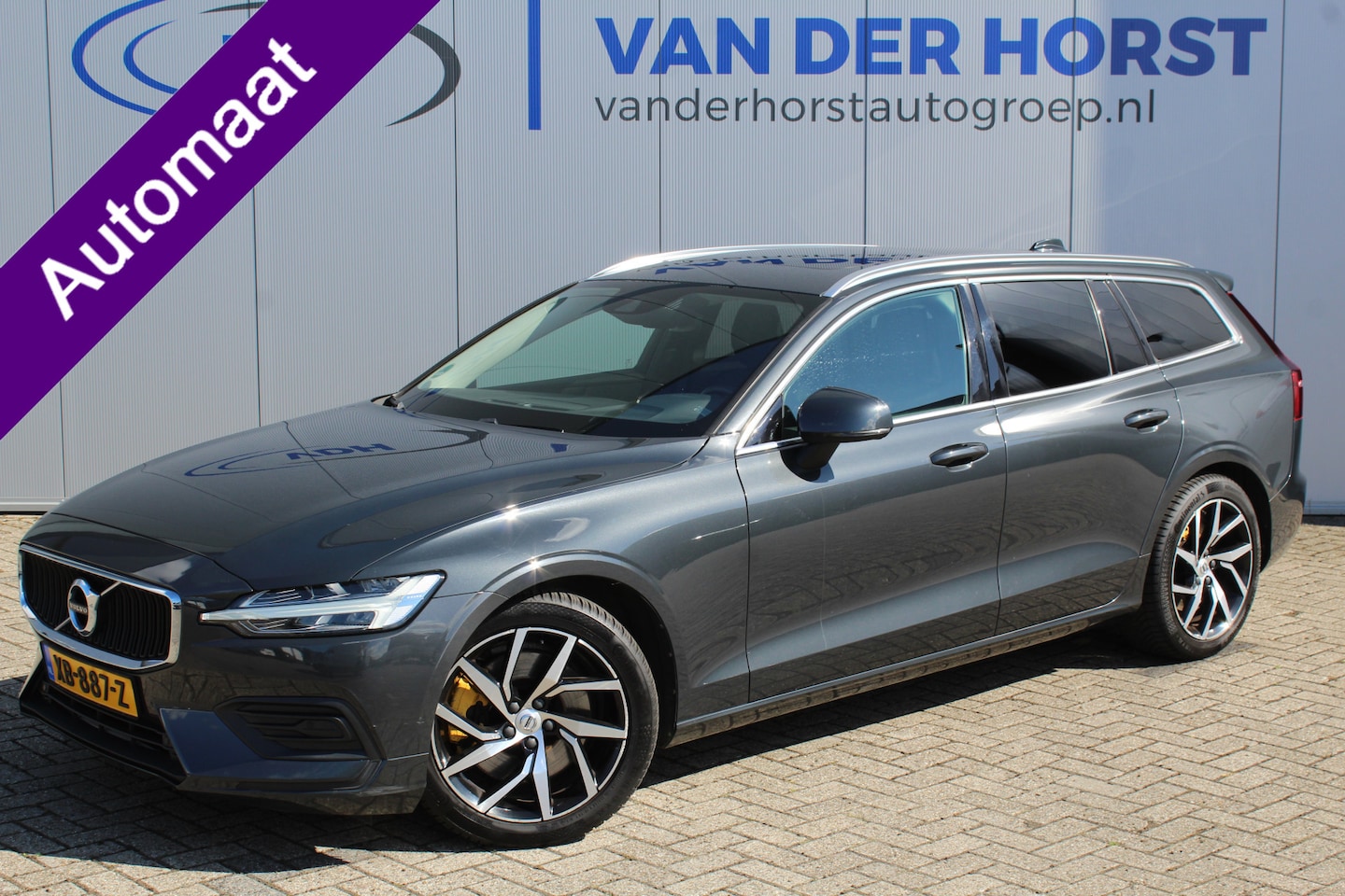 Volvo V60 - 2.0-250pk T5 Momentum AUTOMAAT ! Fijne comfortabele, luxe en degelijke wagen ! Autm. airco - AutoWereld.nl