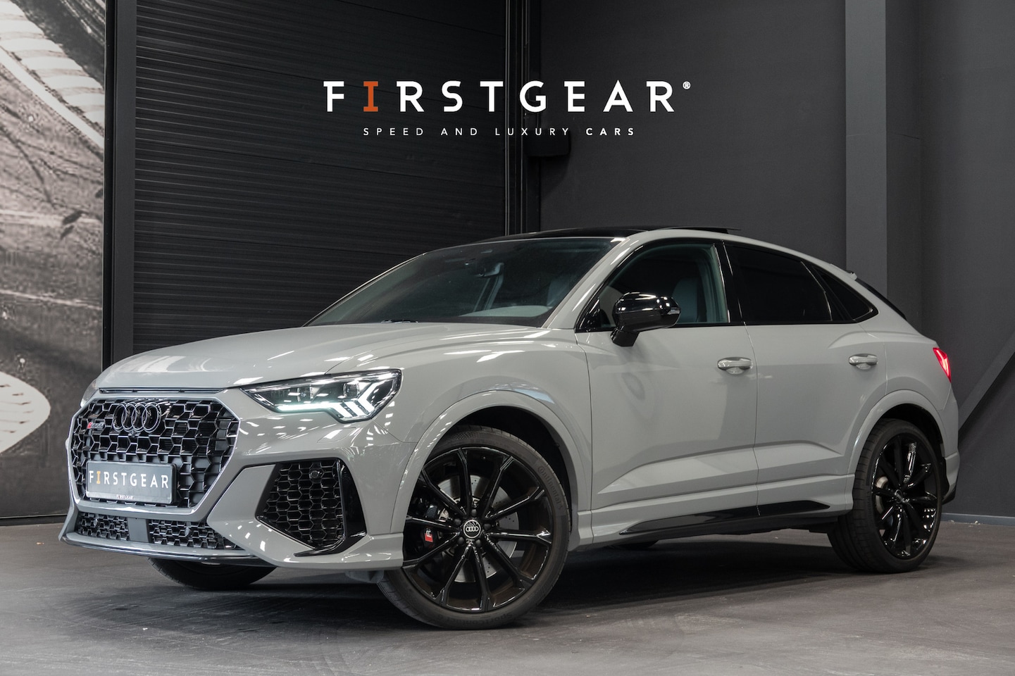 Audi Q3 Sportback - TFSI RS *Nardogrijs / Panorama / Sonos / RS-Sportuitlaat / Sport-chassis* - AutoWereld.nl