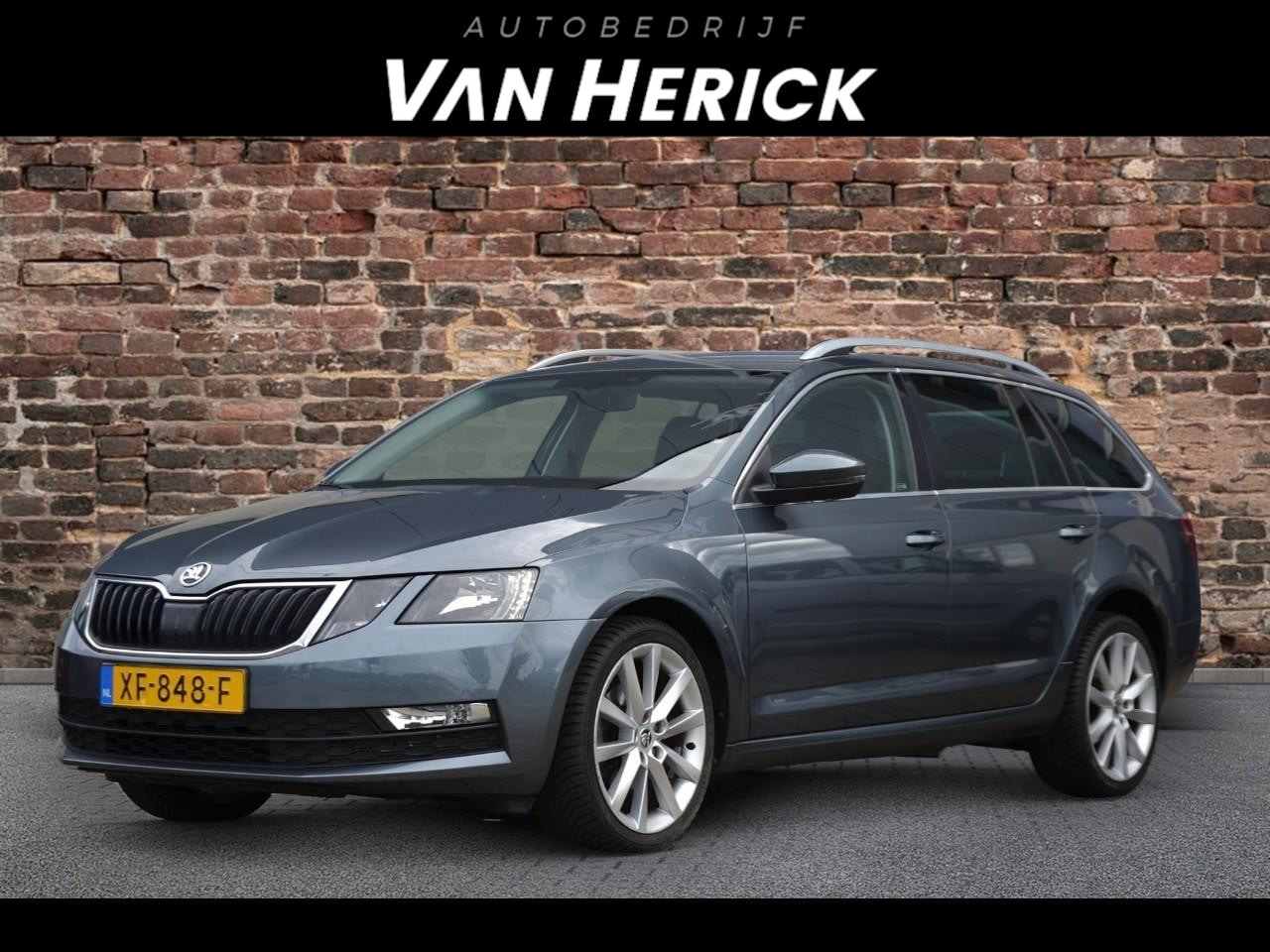 Skoda Octavia Combi - 1.0 TSI Greentech Ambition Business | Carplay | Trekhaak | Stoelverwarming - AutoWereld.nl