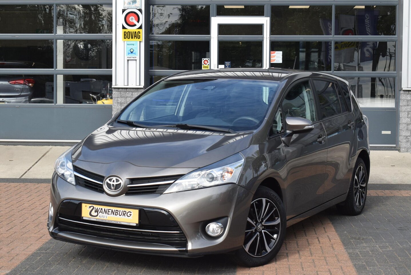 Toyota Verso - 1.6 VVT-i Dynamic Navi Camera Airco Km 18.200!! - AutoWereld.nl