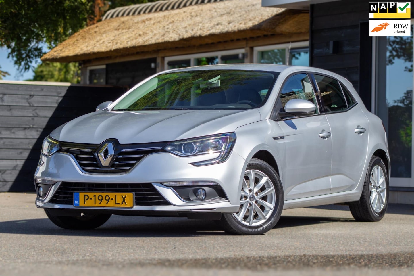 Renault Mégane - 1.2 TCe 130PK Zen Navigatie groot I Climate I Cruise I LM Velgen I Keyless I Led I Bluetoo - AutoWereld.nl
