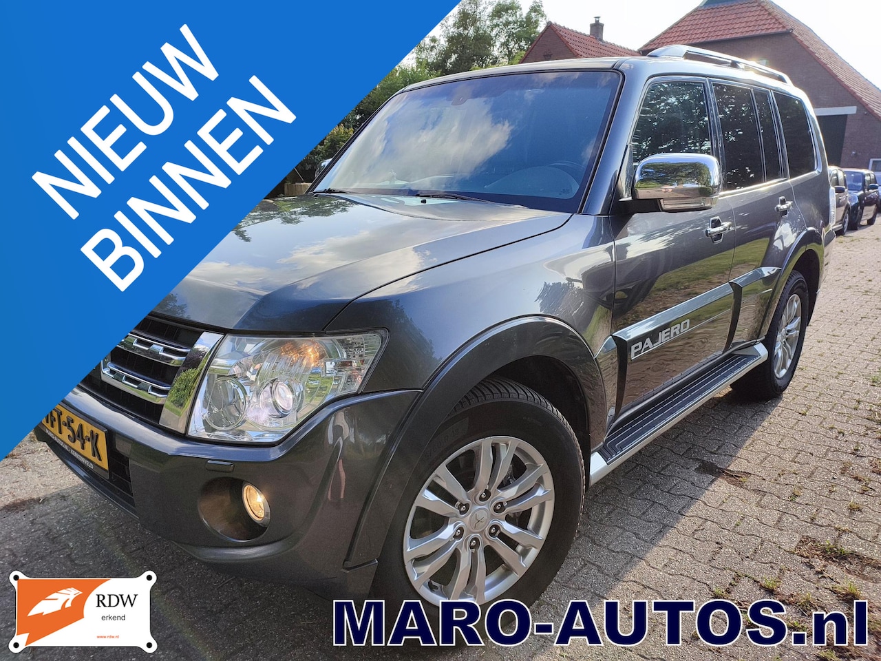 Mitsubishi Pajero - 3.2Di-D Instyle SW VAN Aut. 3.2Di-D Instyle Aut. Side Window VAN MY2014 | Leder | 18"LMW | - AutoWereld.nl