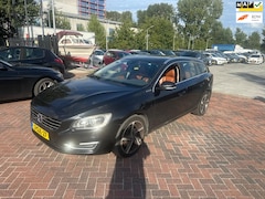 Volvo V60 - 2.4 D6 AWD Plug-In Hybrid Summum Airco Leder Zwart 260DKM NAP