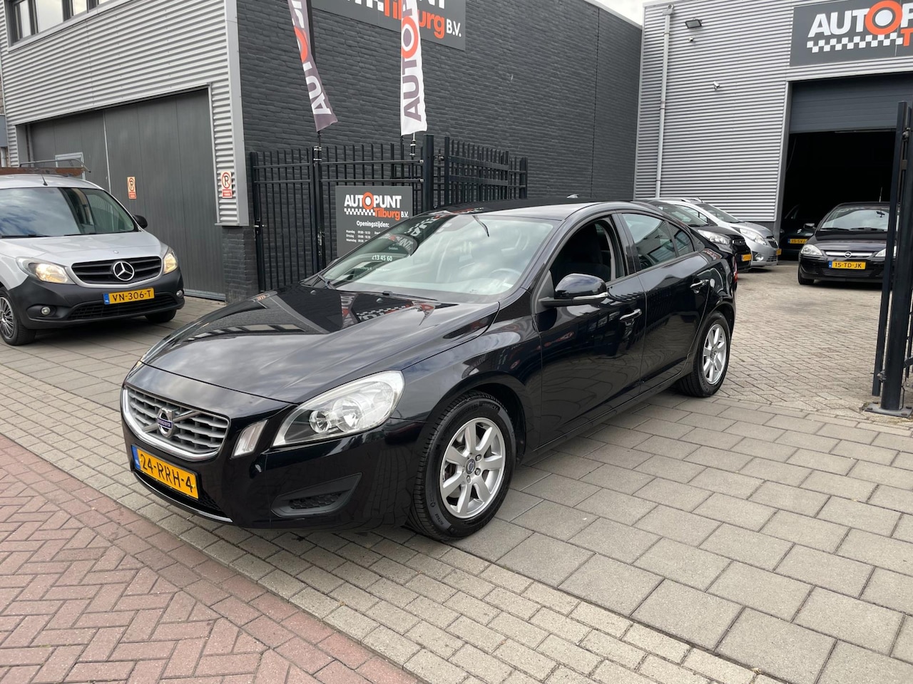 Volvo S60 - 1.6 T3 Kinetic 1e Eigenaar! Trekhaak Airco NAP APK - AutoWereld.nl