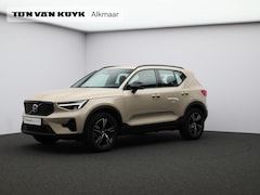 Volvo XC40 - 2.0 B4 Plus Dark / Trekhaak / Harman Kardon / Elektrische Stoelen / Stoel+Stuurverwarming