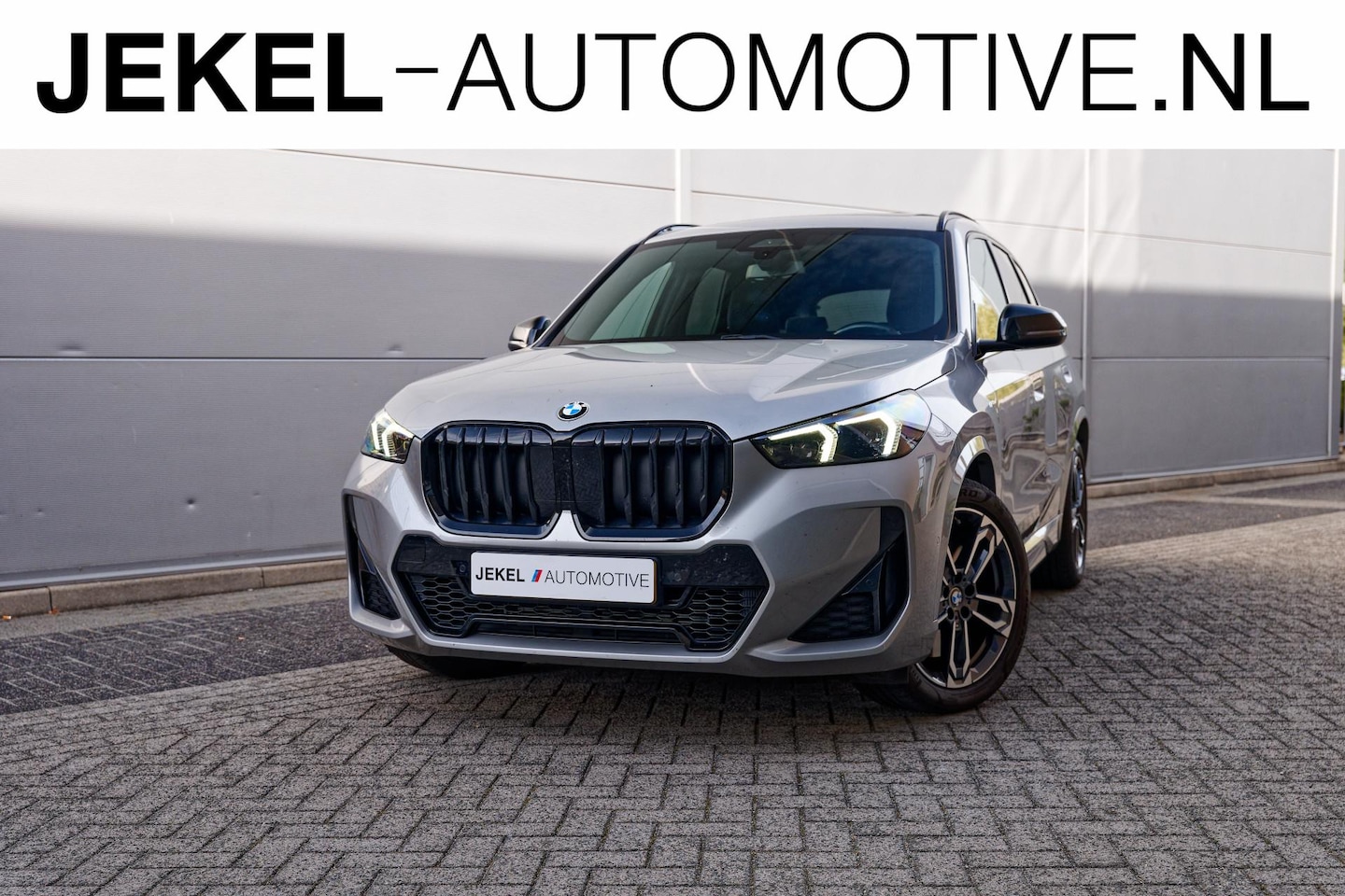 BMW X1 - sDrive20i M-Sport, Panoramadak, 19" LM velgen, enz - AutoWereld.nl