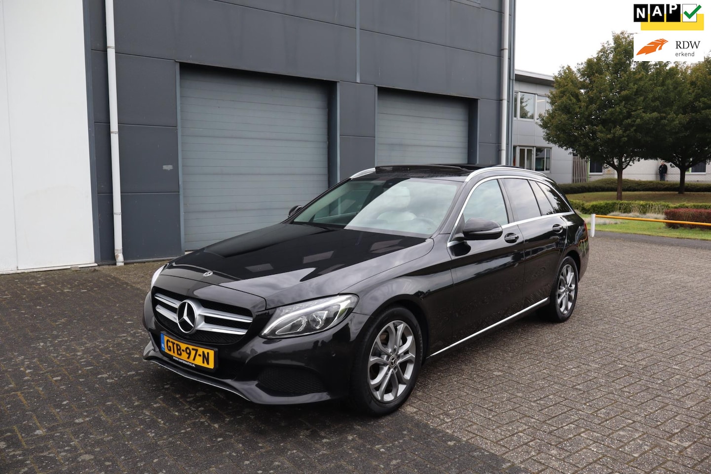 Mercedes-Benz C-klasse Estate - 200 CDI 2017 Premium Plus Automaat/Pano/ - AutoWereld.nl