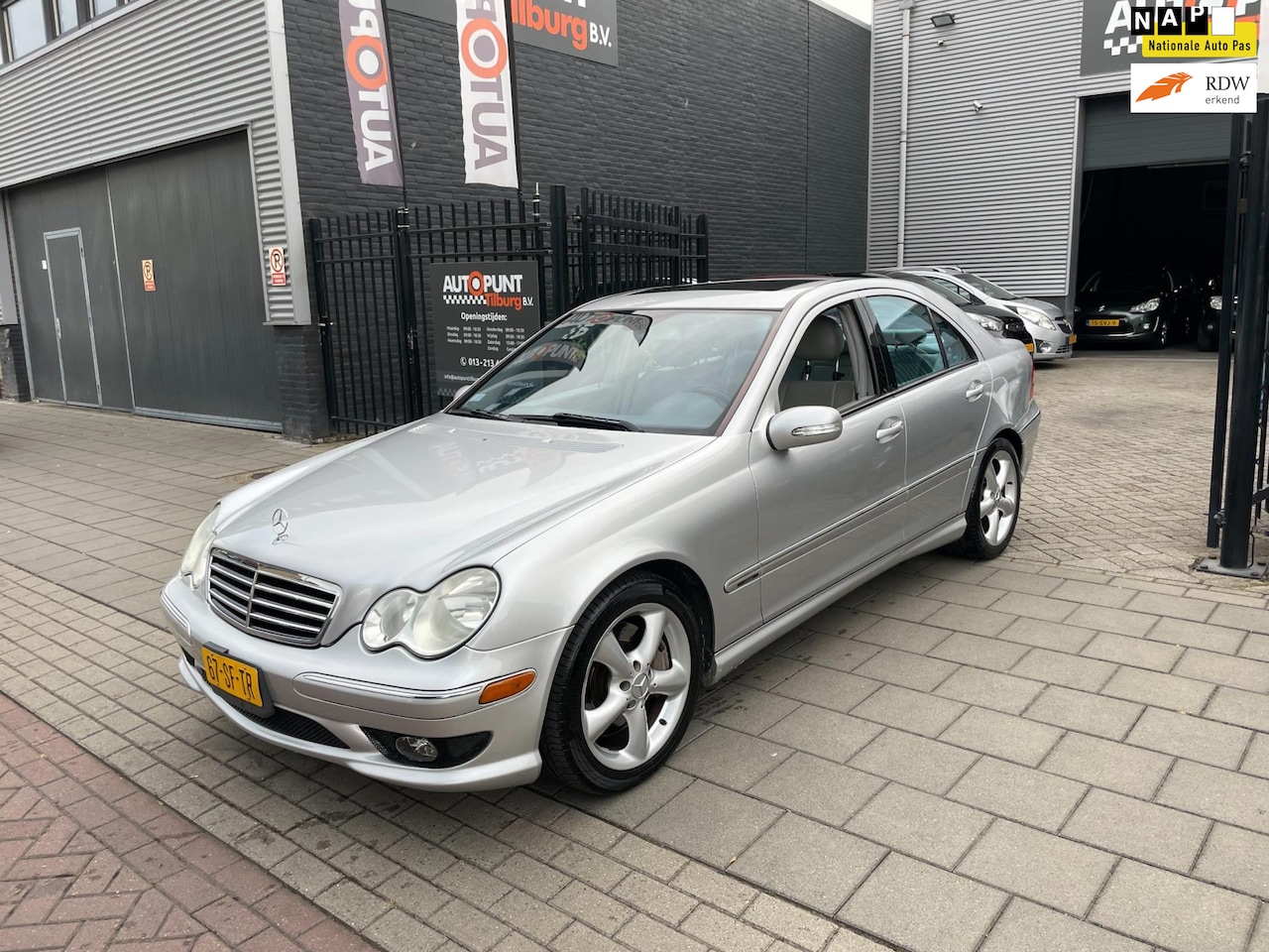 Mercedes-Benz C-klasse - 230 K. Sport AMG Airco NAP APK 1 Jaar - AutoWereld.nl