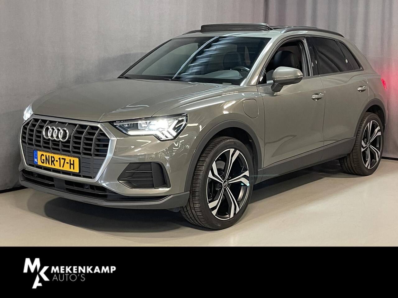 Audi Q3 - 45 TFSI e S edition 20"/Panoramadak/Dodehoek/Stoelverwarming/PDC v+a/MATRIX LED/Virtual co - AutoWereld.nl