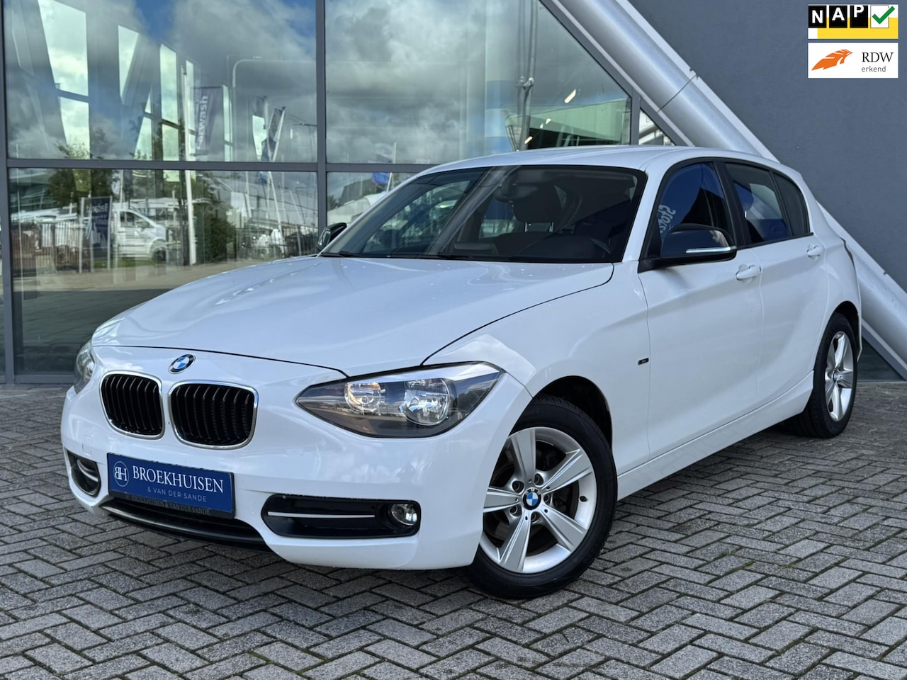 BMW 1-serie - 118i Executive M sport 170pk - AutoWereld.nl
