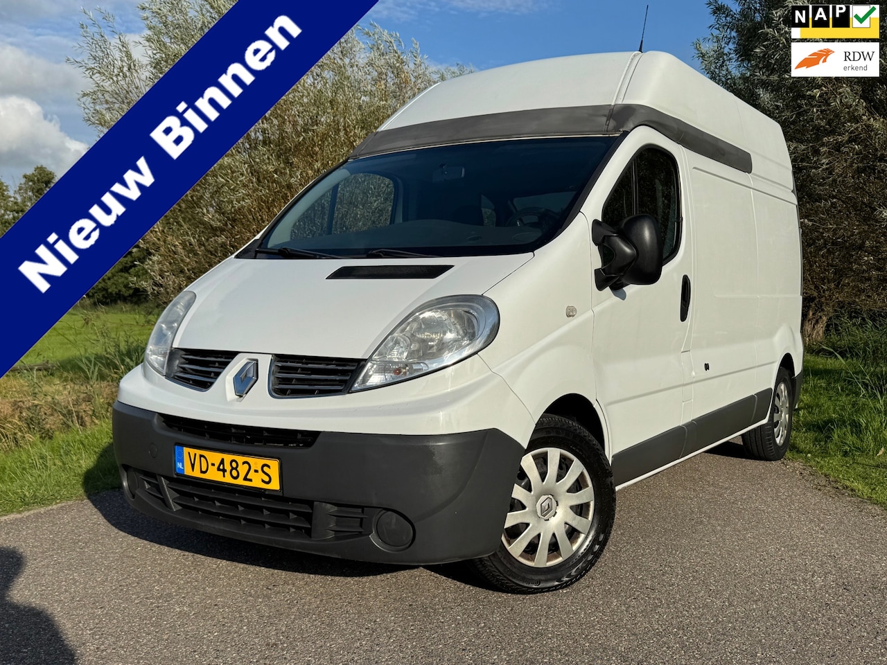 Renault Trafic - 2.0 dCi T29 L2H2 DC / Automaat / Ingebouwde Omvormer / Navi. / Thule door lock / Cruise Co - AutoWereld.nl