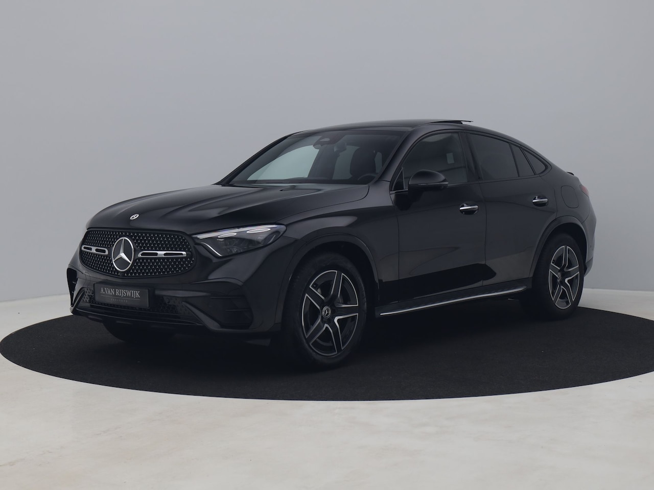 Mercedes-Benz GLC-klasse Coupé - 300e 4MATIC AMG | PANO | 360° | BURMESTER | LUCHTVERING | TREKHAAK - AutoWereld.nl