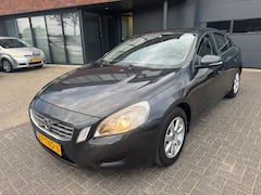 Volvo S60 - 1.6 T3 Kinetic AUTOMAAT CRUISE PDC COMPLEET DEALER ONDERHOUDEN