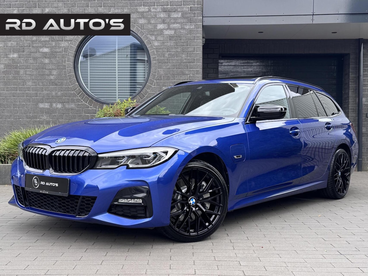 BMW 3-serie Touring - 330e High Executive M Sport Pano HUD Led Camera - AutoWereld.nl