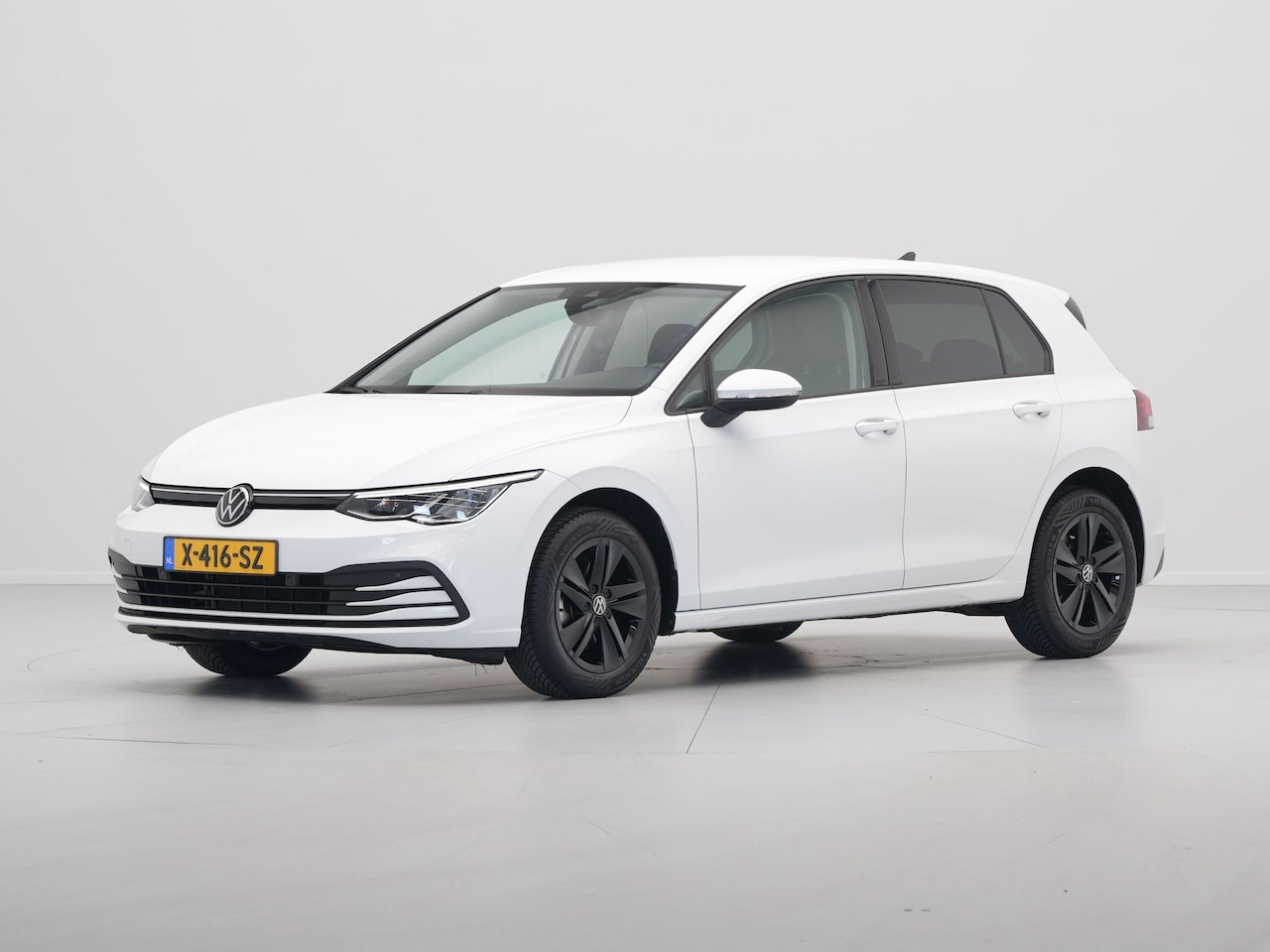 Volkswagen Golf - 1.0 TSI 110pk Life Business Navigatie Memory Stoelverwarming Acc 81 - AutoWereld.nl