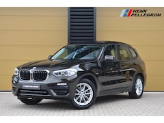 BMW X3 - xDrive20i Executive * Trekhaak * Panoramadak * LED * Camera