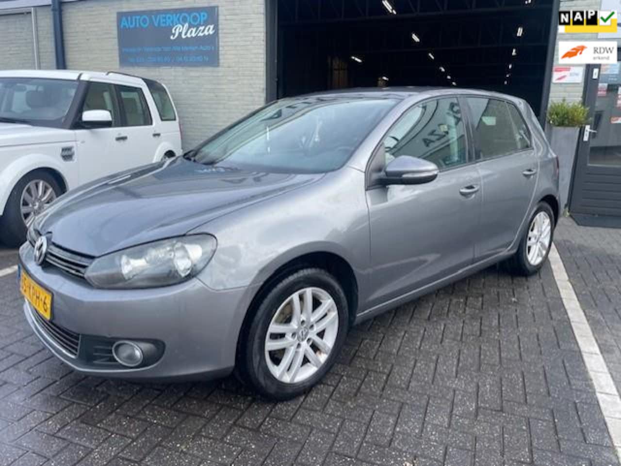 Volkswagen Golf - 1.2 TSI Highline BlueMotion 1.2 TSI Highline BlueMotion Nieuwe Apk! - AutoWereld.nl