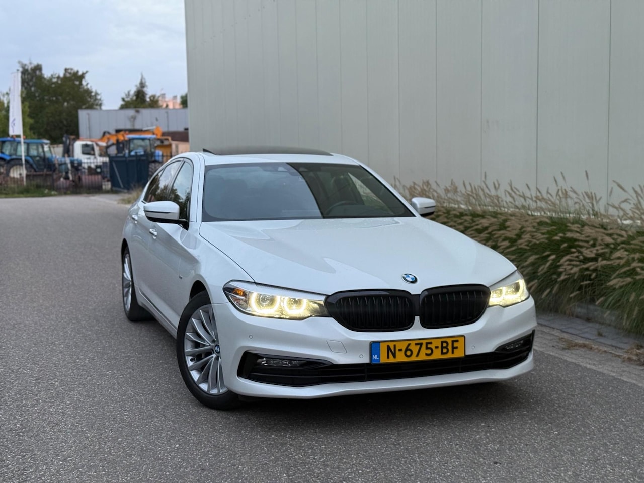 BMW 5-serie - 530d xDrive Luxury (bj 2017) 265PK|PARELMOER|AMBIANCE|SPORTST|VOL - AutoWereld.nl