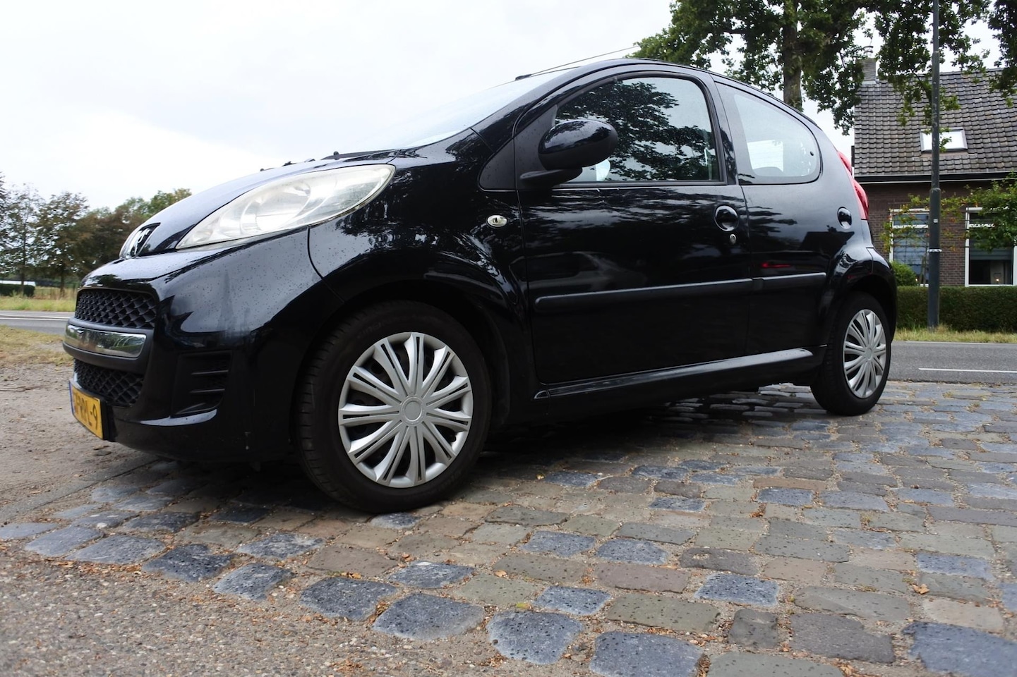 Peugeot 107 - 1.0-12V XS airco 5 drs rijd goed div. exstra,s - AutoWereld.nl