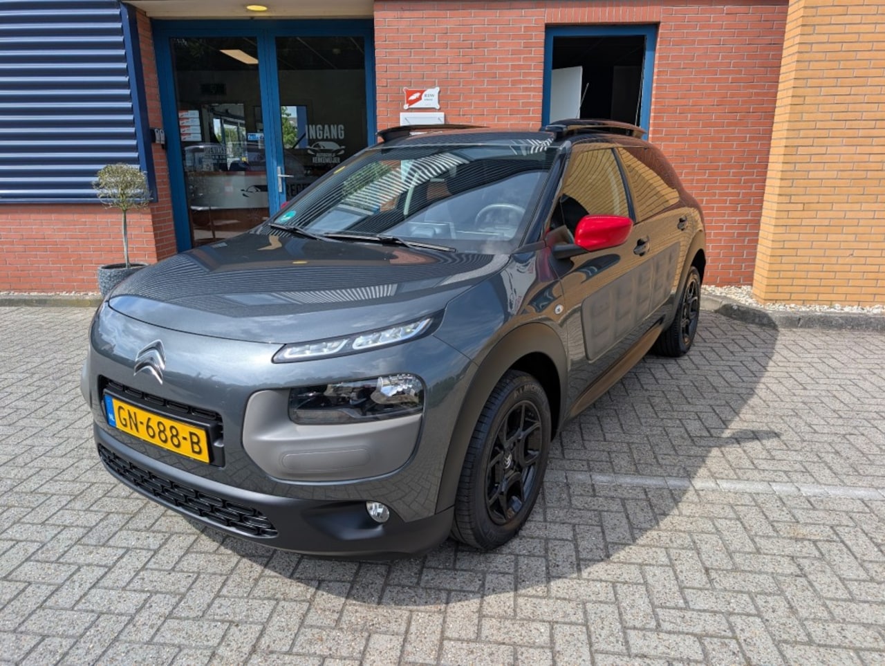 Citroën C4 Cactus - Cactus 1.2 E-VTI SHINE, AUTOMAAT, PDC, Airco, Panorama dak - AutoWereld.nl