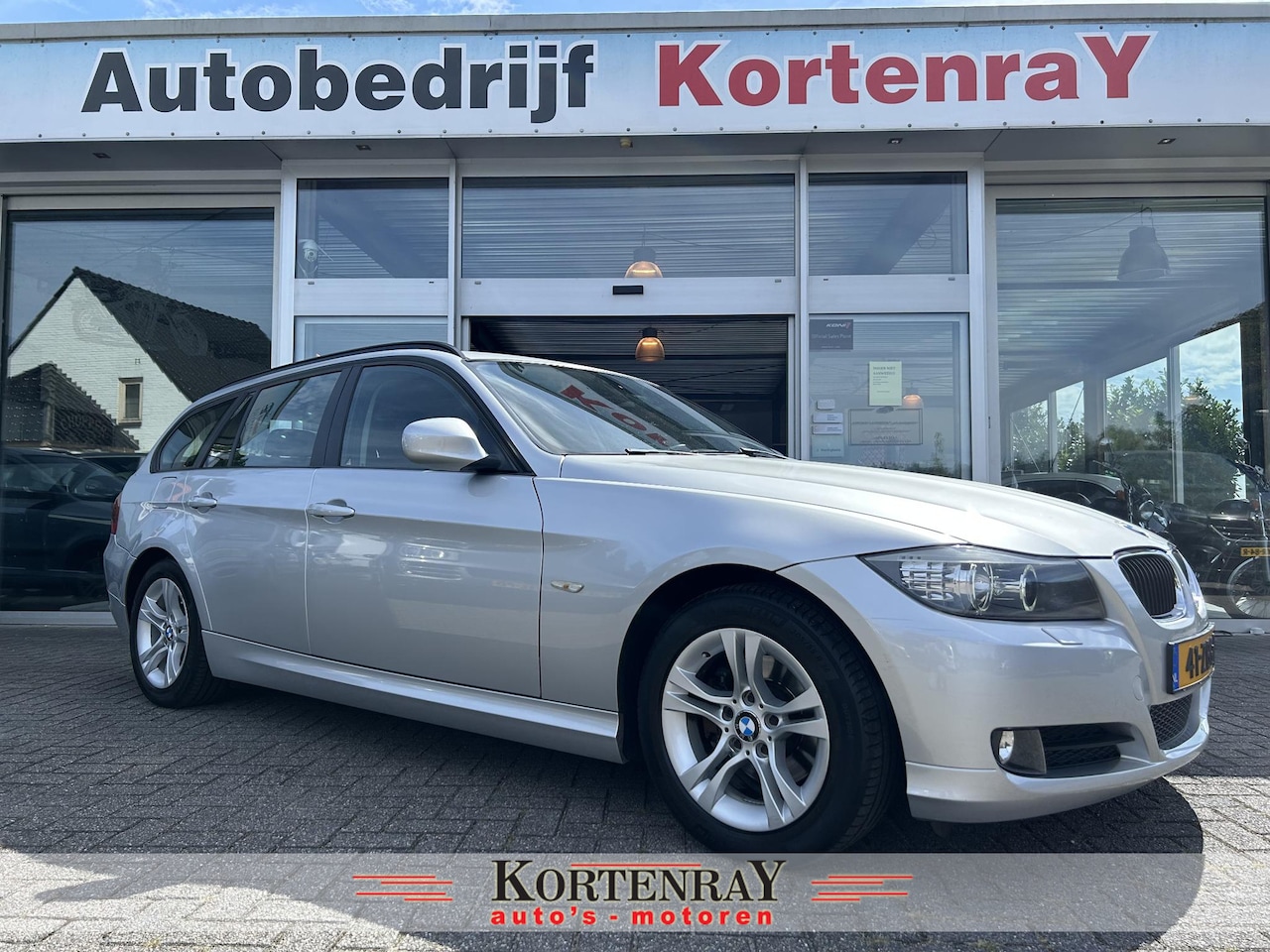 BMW 3-serie Touring - 318i Corporate Lease Business Line /dealer onderhouden/trekhaak/navi/ - AutoWereld.nl