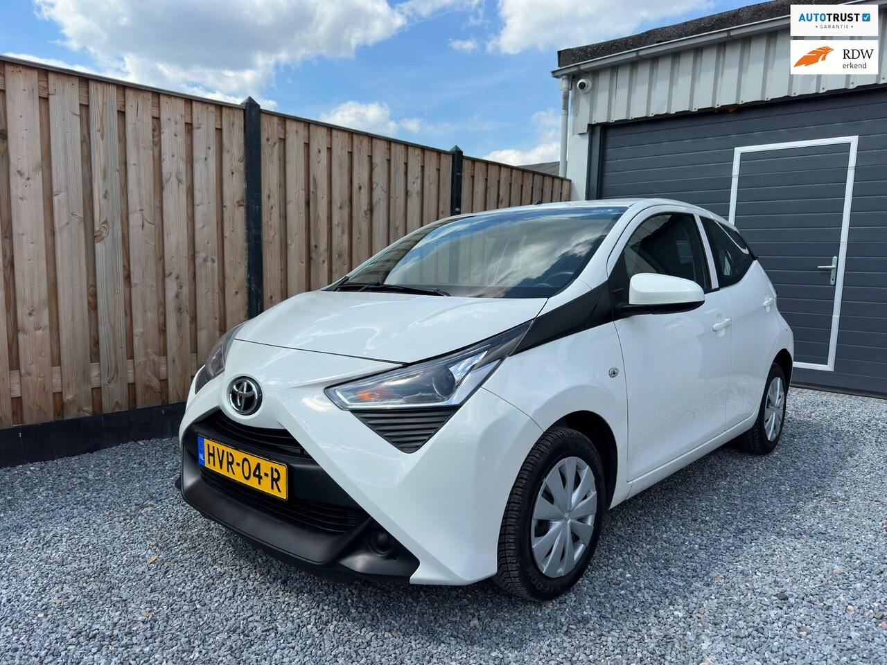 Toyota Aygo - 1.0 VVT-i x Airco | Bluetooth | Nieuwe APK - AutoWereld.nl