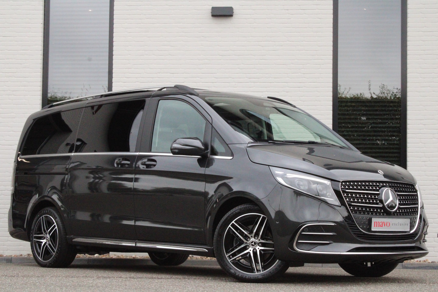 Mercedes-Benz V-klasse - 250d / DC / AMG / Panorama / bj 2025 / 2x Elec Schuifd / 360 Camera / Vol Opties / NIEUWST - AutoWereld.nl