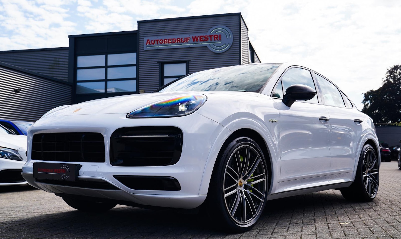 Porsche Cayenne Coupé - 3.0 E-Hybrid | Keramisch | Panorama | Sport Design | Head up Display | Porsche Active Safe - AutoWereld.nl
