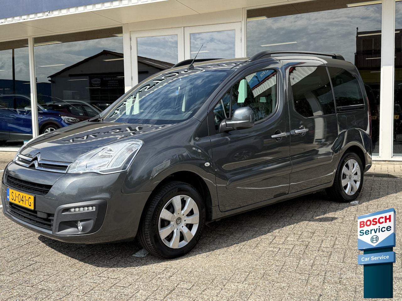 Citroën Berlingo - 1.2 PureTech Feel | Navi | Bluetooth | Apple Carplay | PDC | Cruise Control | Airco - AutoWereld.nl