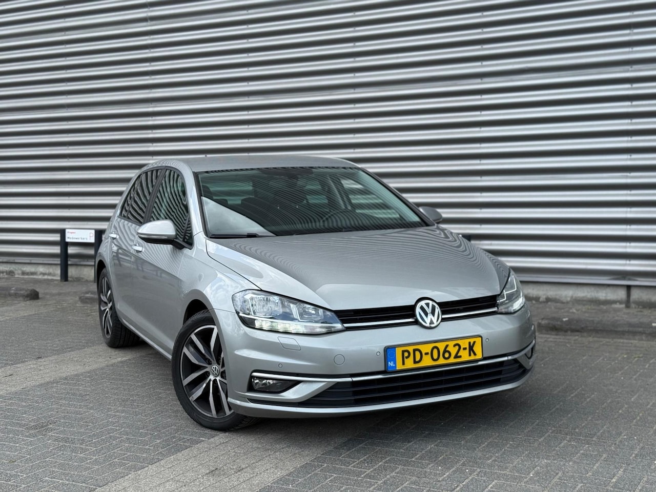 Volkswagen Golf - 7.5 1.6 TDI 85KW Comfortl. 5D (bj 2017) FACELIFT|CAM|ZEER MOOI! - AutoWereld.nl
