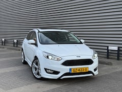 Ford Focus - 1.5 ST-LINE (bj 2015) AUTOMAAT|150PK|XENON|SDAK|VOL