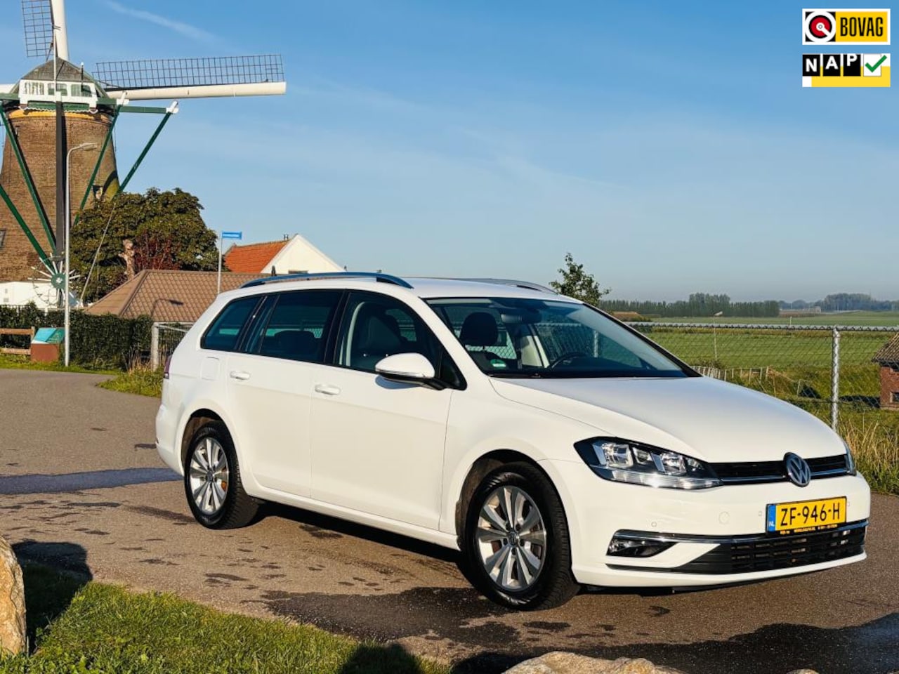 Volkswagen Golf Variant - 1.0 TSI Comfortline Business|Apple carplay|Trekhaak|ACC|Camera - AutoWereld.nl