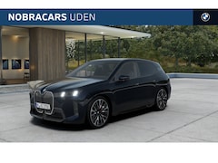 BMW iX - xDrive60 / Trekhaak / Parking Assistant Professional / Soft-Close / Adaptieve LED / Stoelv