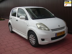 Daihatsu Sirion 2 - 1.3-16V Comfort