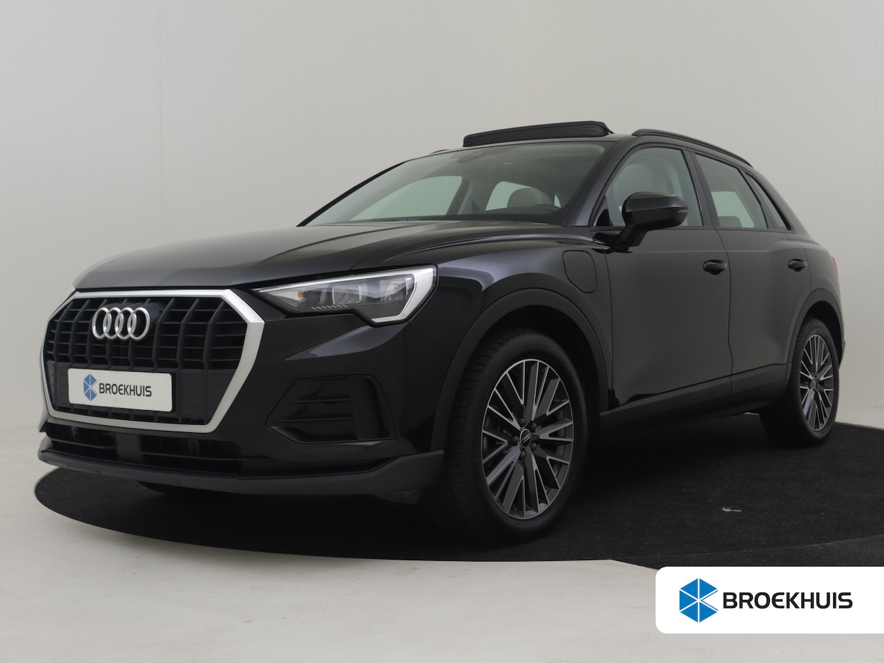 Audi Q3 - 45 TFSI e Advanced edition 245pk APple Carplay Android Auto | Elektrisch glazen panoramada - AutoWereld.nl