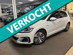 Volkswagen Golf - 1.4 TSI PHEV / adaptive cruise-control / Navigatie / pdc v+a
