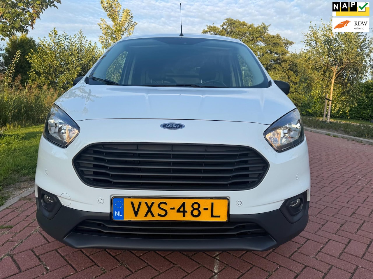 Ford Transit Courier - 1.5 TDCI Trend Duratorq S&S 42.000 KM - AutoWereld.nl