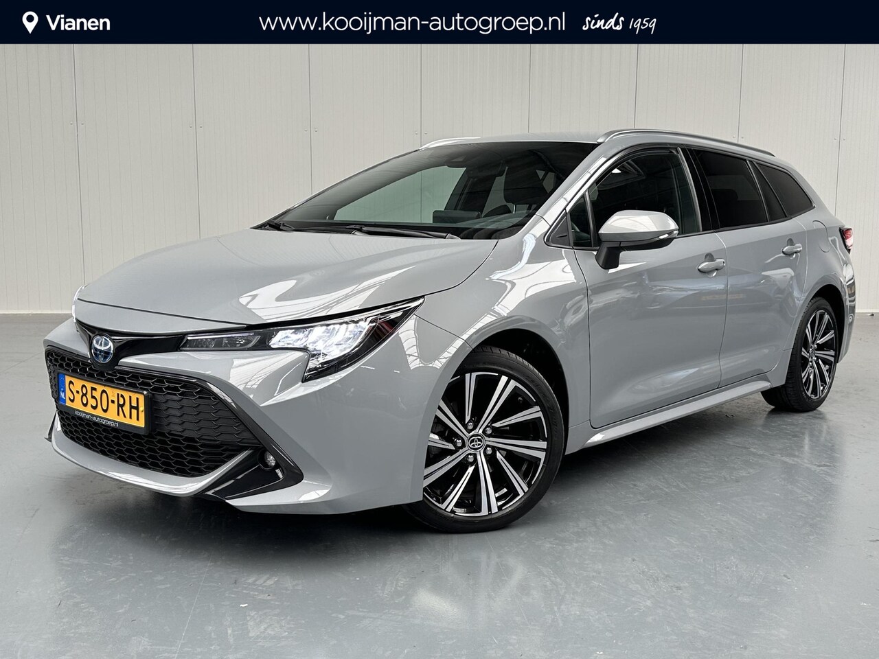 Toyota Corolla Touring Sports - 1.8 Hybrid Business Plus NL Auto, slechts 31000km, 1e eigenaar en BTW auto - AutoWereld.nl