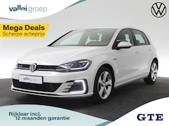Volkswagen Golf - 1.4 TSI 204 pk DSG GTE | Navigatie Discover Pro | Stoelverwarming | Parkeersensoren voor/a