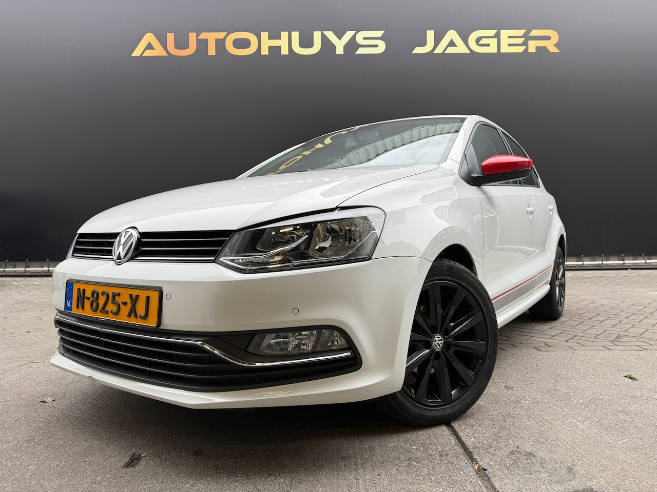 Volkswagen Polo - 1.2 TSI Comfortline Beats|Blackwheels|Sportline - AutoWereld.nl