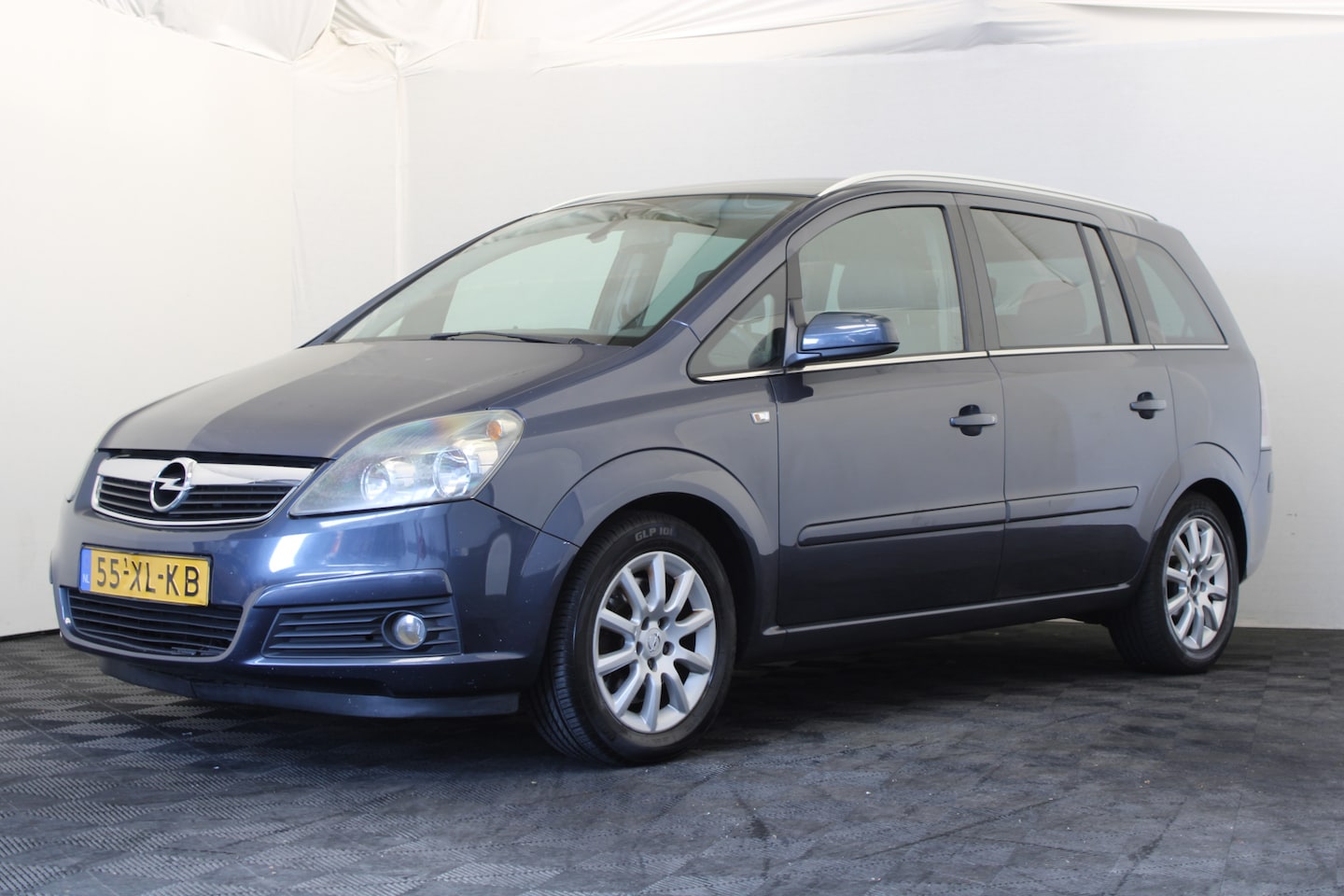 Opel Zafira - 1.9 CDTi Executive 7 persoons - AutoWereld.nl