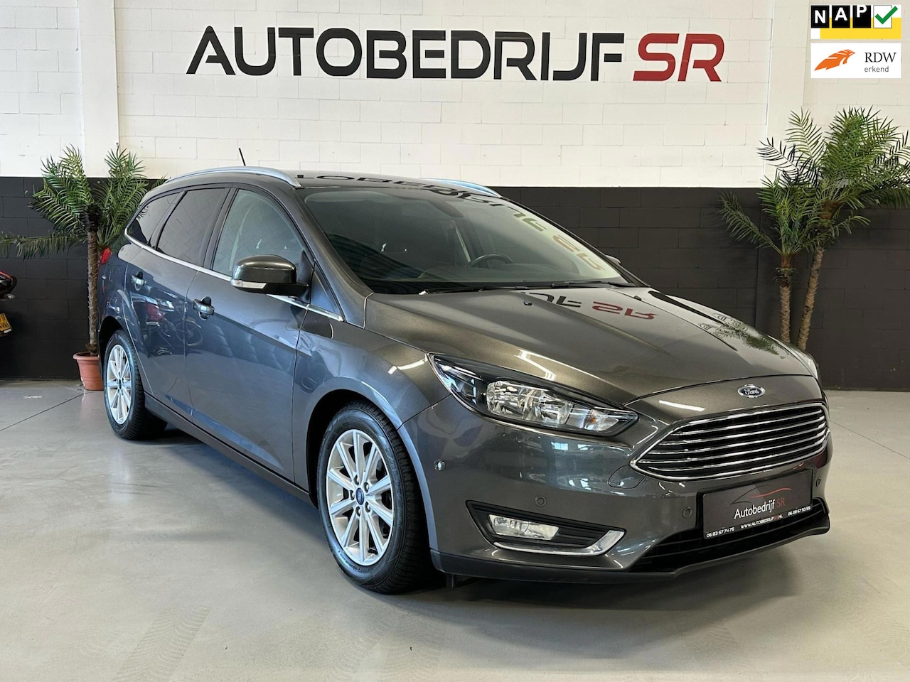 Ford Focus Wagon - 1.5 Titanium Edition 182PK! Navigatie! Cruise Controle! Stoelverw! Vol opties! - AutoWereld.nl